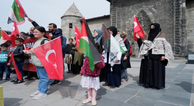  Sağlıkçılar Gazze için yürüdü